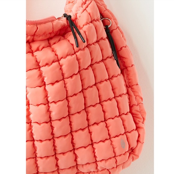 NWT Coral FP Movement Quilted Carryall - Picture 3 of 7